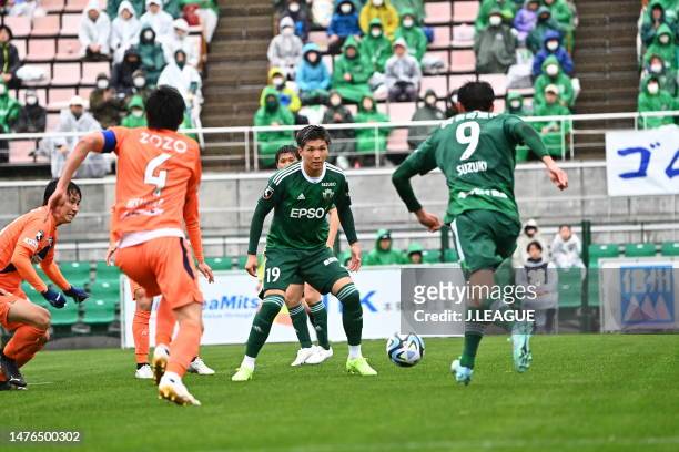 Ren KOMATSU of Matsumoto Yamaga F.C. In action during the J.LEAGUE Meiji Yasuda J3 4th Sec. Match between Matsumoto Yamaga F.C. And Tegevajaro...