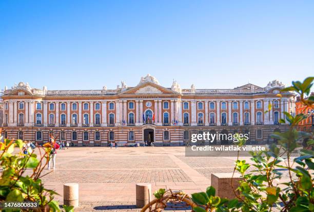 the capitol building, toulouse - tolosa foto e immagini stock