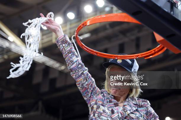 Head coach Kim Mulkey of the LSU Lady Tigers celebrates after defeating the Miami Hurricanes 54-42 in the Elite Eight round of the NCAA Women's...