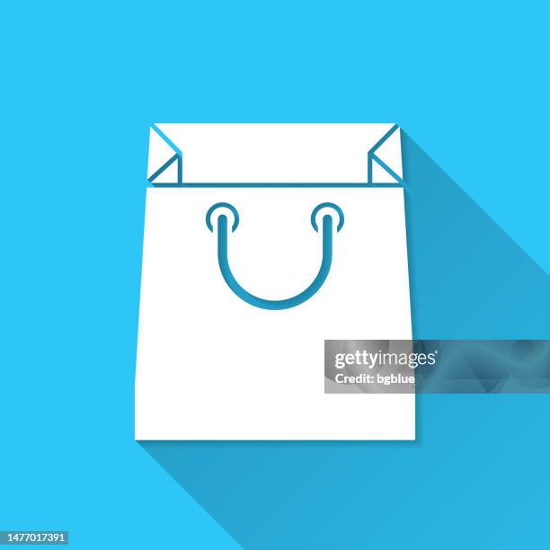 ショッピングバッグ。青の背景にアイコン – 長い影を持つフラットデザイン - グッディバッグ点のイラスト素材／クリップアート素材／マンガ素材／アイコン素材