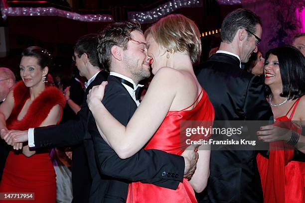 Julia Stinshoff and Leander Licht attend the German Opera Ball 2012 at the Alte Oper on February 25, 2012 in Frankfurt, Germany.