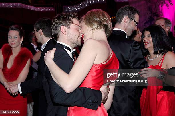 Julia Stinshoff and Leander Licht attend the German Opera Ball 2012 at the Alte Oper on February 25, 2012 in Frankfurt, Germany.