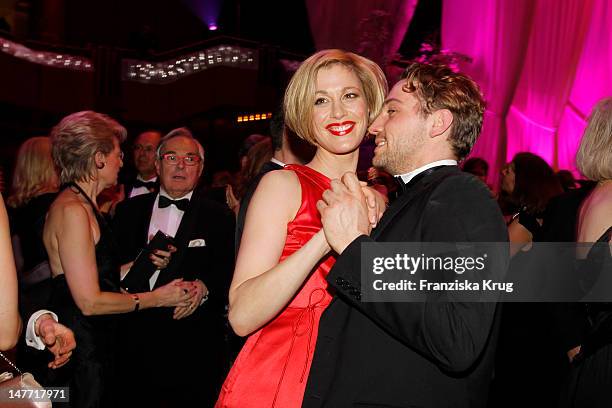 Julia Stinshoff and Leander Licht attend the German Opera Ball 2012 at the Alte Oper on February 25, 2012 in Frankfurt, Germany.