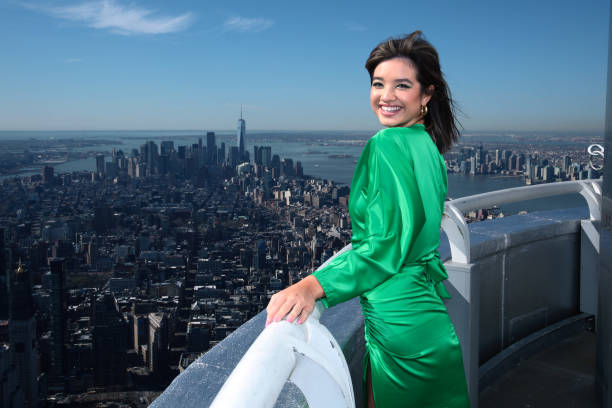 NY: Peyton Elizabeth Lee Visits the Empire State Building