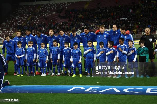 Players of Italy sing the national anthem during the International Friendly match between Italy U21 and Ukraine U21 at Stadio Oreste Granillo on...