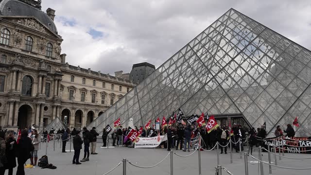 FRA: Strike At The Louvre Museum