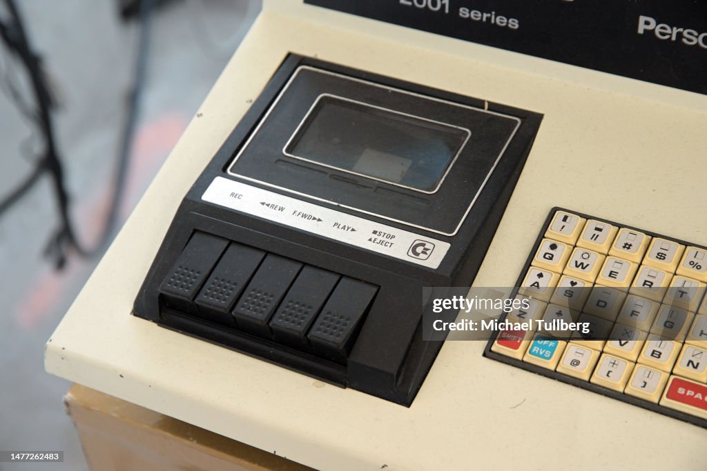 Julien's Auctions Presents "The Apples": The World's Largest Collection Of Apple Computers And Devices Spanning Over 45 Years