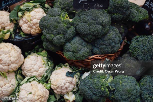 elevated view of broccoli and cauliflower - cauliflower stock pictures, royalty-free photos & images