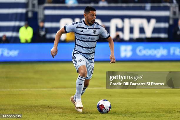 Roger Espinoza of Sporting Kansas City with the ball during a game between Seattle Sounders FC and Sporting Kansas City at Children's Mercy Park on...