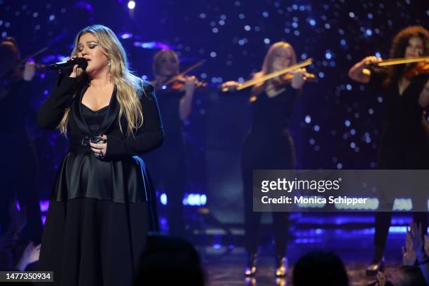 Kelly Clarkson performs onstage during the 2023 iHeartRadio Music at Dolby Theatre on March 27, 2023 in Hollywood, California.