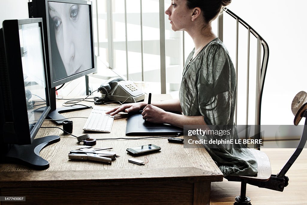 Doing Job Computer Woman Doing Her Job On Computer High-Res Stock Photo - Getty Images
