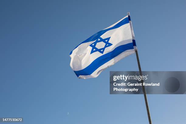 jerusalem moon & flag - bandeira de israel imagens e fotografias de stock