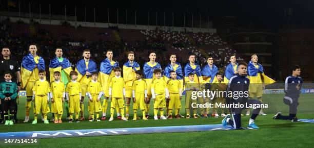 Players of Ukraine sing the national anthem before the International Friendly match between Italy U21 and Ukraine U21 at Stadio Oreste Granillo on...