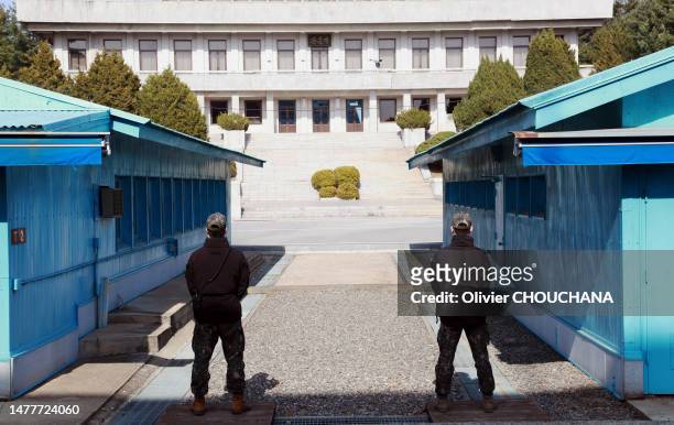 Soldats Sud-Coreens à la Joint Security Area ou JSA "zone de sécurité commune" sous contrôle de l'ONU à la frontière entre les deux Corée dans la...