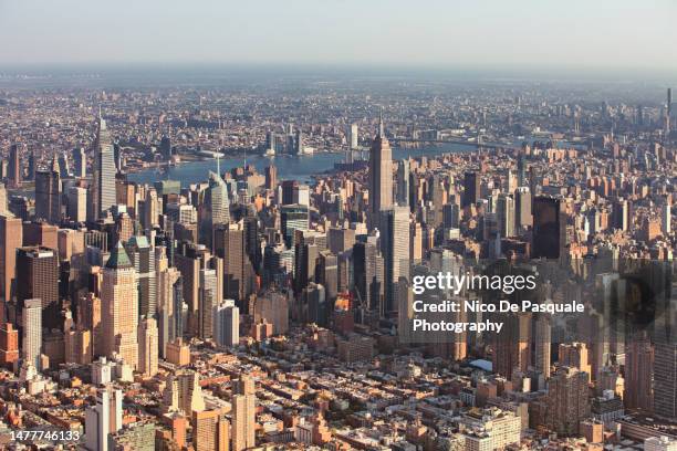 aerial view of midtown manhattan, new york city, usa - nico de pasquale photography fotografías e imágenes de stock