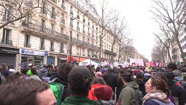 FRA: Protests over pensions and retirement age turn violent in Paris