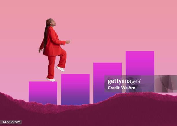female economy - la escalera del éxito fotografías e imágenes de stock