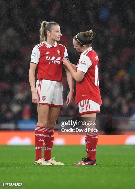 Kim Little of Arsenal gives the Captain's armband to Leah Williamson during the UEFA Women's Champions League quarter-final 2nd leg match between...