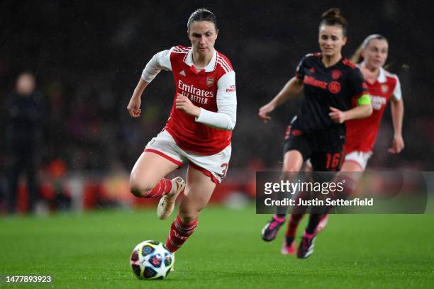 Lotte Wubben-Moy of Arsenal runs with the ball during the UEFA Women's Champions League quarter-final 2nd leg match between Arsenal and FC Bayern...