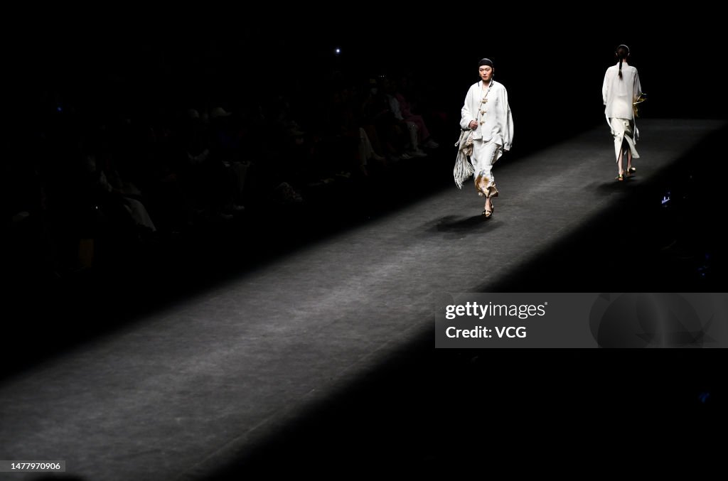 2023 A/W China Fashion Week - TO JI Collection - Day 6