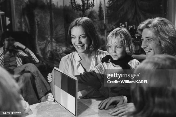 Romy Schneider et son fils David lors du tournage du film 'Un amour de pluie' en 1974