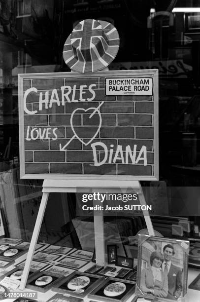 Rues de Londres juste avant le mariage royal entre le prince Charles et Lady Diana le 22 juillet 1981