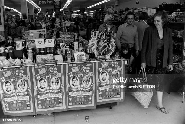 Rues de Londres juste avant le mariage royal entre le prince Charles et Lady Diana le 22 juillet 1981