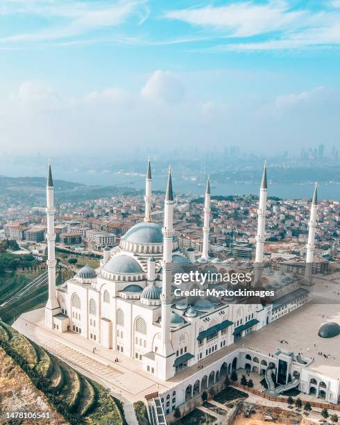 drone view of the blue mosque in istanbul - istanbul mosque stock pictures, royalty-free photos & images
