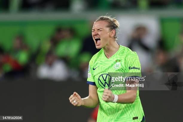 Alexandra Popp of VfL Wolfsburg celebrates following the UEFA Women's Champions League quarter-final 2nd leg match between VfL Wolfsburg and Paris...