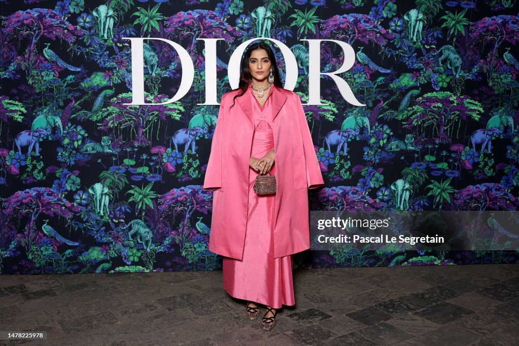 Christian Dior : Photocall - Womenswear Fall 2023 Show In Mumbai