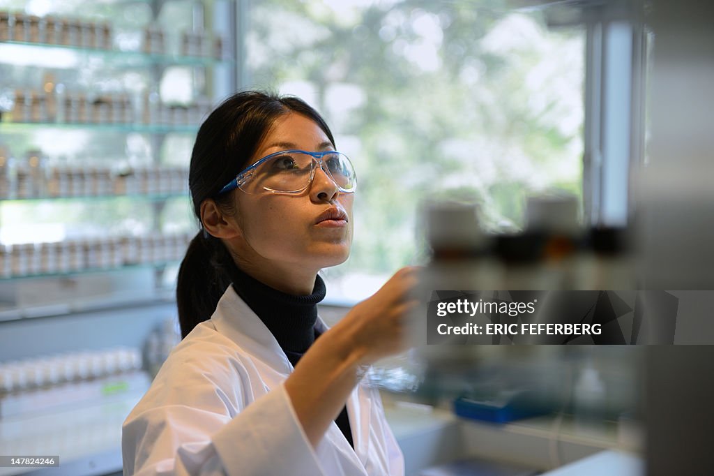 FRANCE-PERFUMERY-SCHOOL-GIVAUDAN