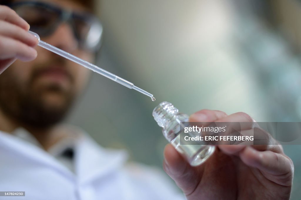 FRANCE-PERFUMERY-SCHOOL-GIVAUDAN