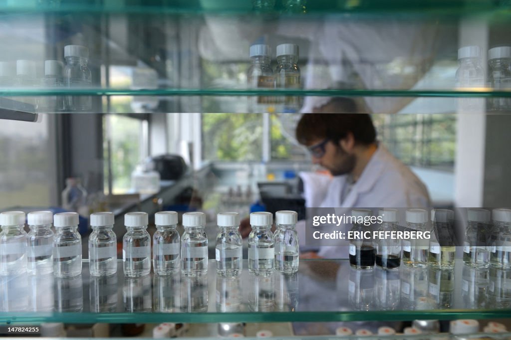 FRANCE-PERFUMERY-SCHOOL-GIVAUDAN