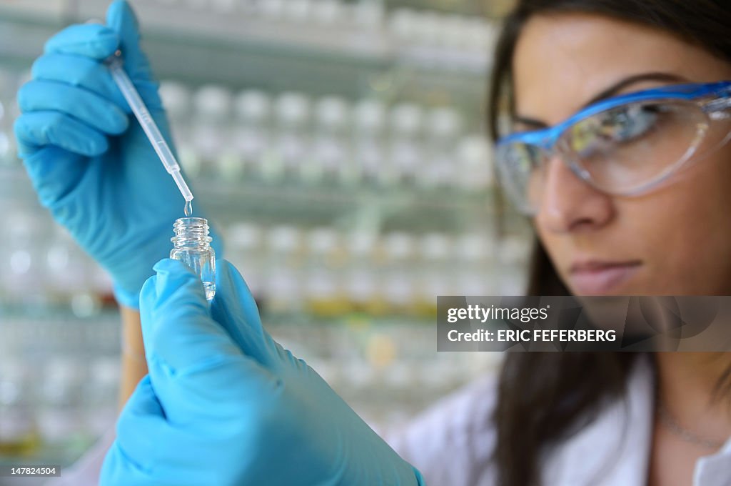 FRANCE-PERFUMERY-SCHOOL-GIVAUDAN