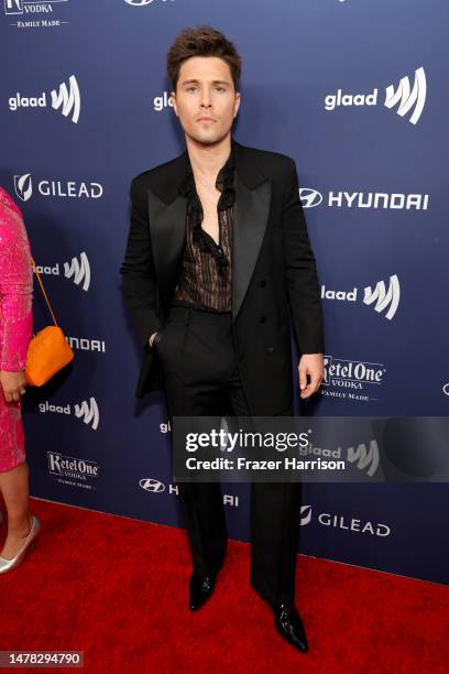 Ronen Rubinstein attends the GLAAD Media Awards at The Beverly Hilton on March 30, 2023 in Beverly Hills, California.