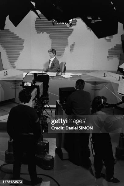 Marie-France Cubadda sur le plateau du journal de 13 heures de 'TF1', le 20 janvier 1987.