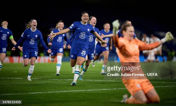 Sam Kerr and Chelsea team mates celebrate their penalty shoot out win with goalkeeper Ann-Katrin Berger during the UEFA Women's Champions League...