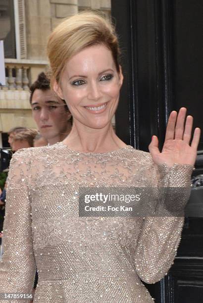 Leslie Mann arrives for the Valentino - Paris Fashion Week Haute Couture F/W 2012/13 at the Hotel Salomon de Rothschild on July 4, 2012 in Paris,...