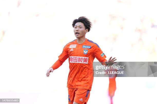 Shunsuke MITO of Albirex Niigata in action during the J.LEAGUE Meiji Yasuda J1 6th Sec. Match between Albirex Niigata and Nagoya Grampus DENKA BIG...