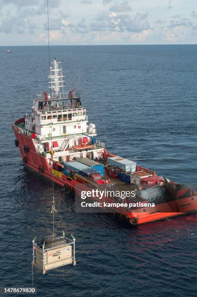 Oil Rig Protection Vessels Oil Rig Support Vessel Photos and Premium High Res Pictures - Getty Images