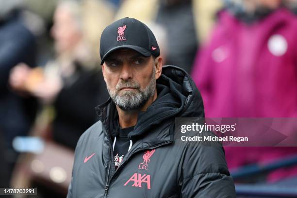 Juergen Klopp, Manager of Liverpool, looks on prior to the Premier League match between Manchester City and Liverpool FC at Etihad Stadium on April...