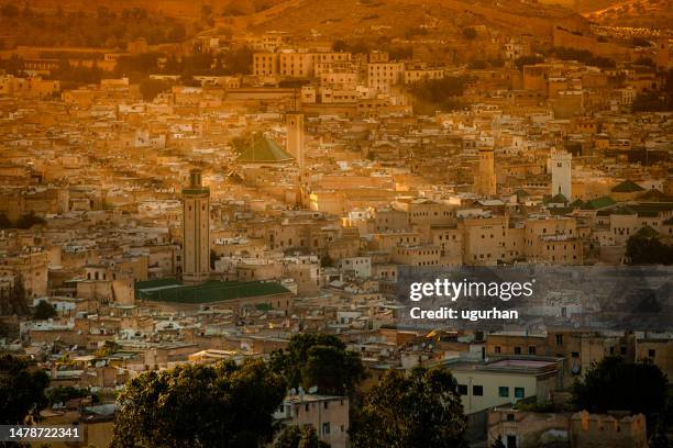 fez vista de la ciudad puesta de sol, marruecos. - fez fotografías e imágenes de stock