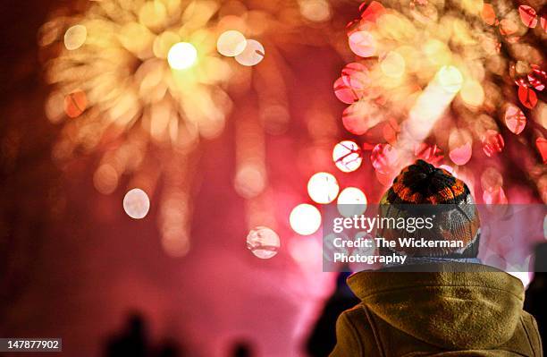 fireworks - glasgow people stock pictures, royalty-free photos & images