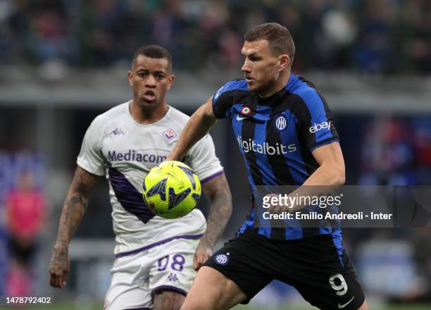 Edin Dzeko of FC Internazionale in action during the Serie A match between FC Internazionale and ACF Fiorentina at Stadio Giuseppe Meazza on April...