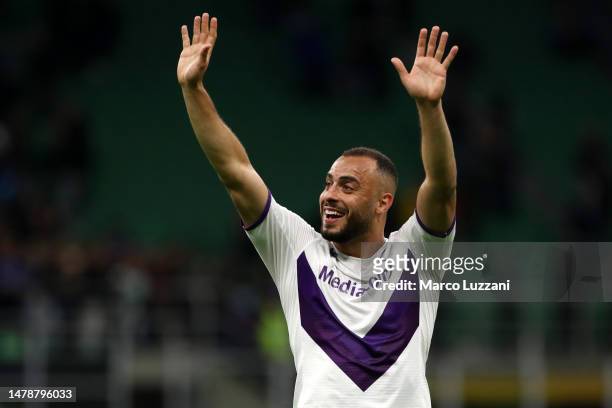 Arthur Cabral of ACF Fiorentina celebrates victory after the Serie A match between FC Internazionale and ACF Fiorentina at Stadio Giuseppe Meazza on...