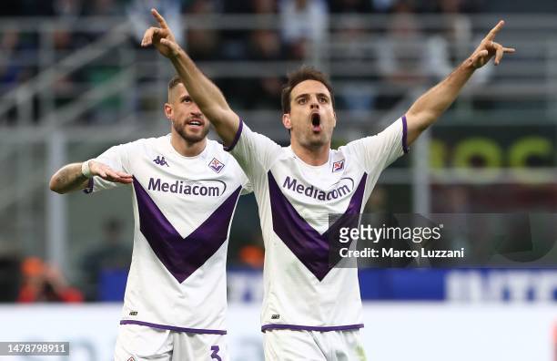 Giacomo Bonaventura of ACF Fiorentina celebrates after scoring the opening goal during the Serie A match between FC Internazionale and ACF Fiorentina...
