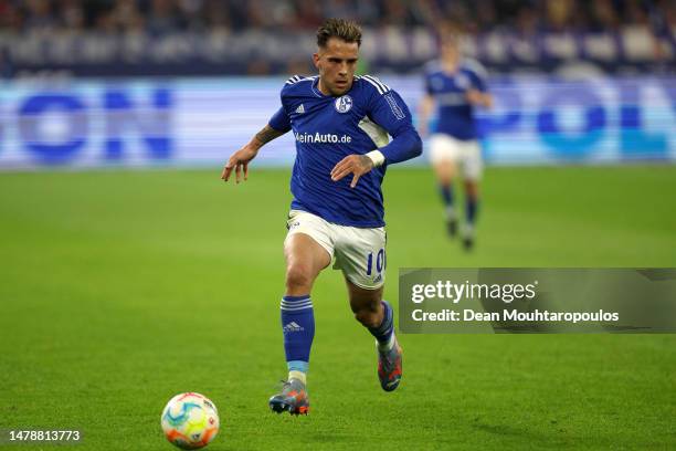 Rodrigo Zalazar Martinez of Schalke in action during the Bundesliga match between FC Schalke 04 and Bayer 04 Leverkusen at Veltins-Arena on April 01,...