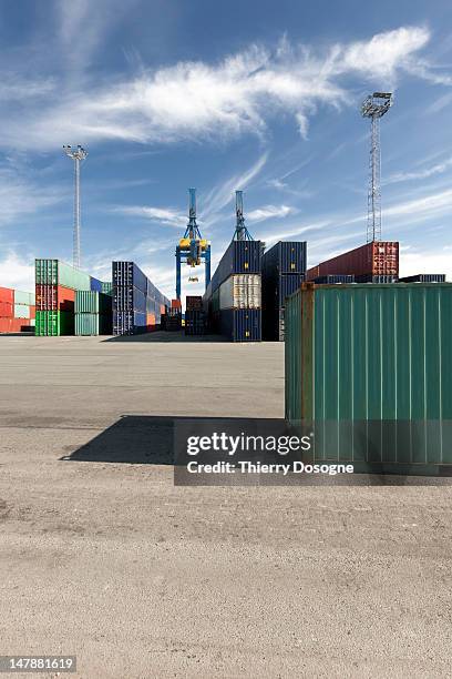 containers freight in port - rail freight stock pictures, royalty-free photos & images