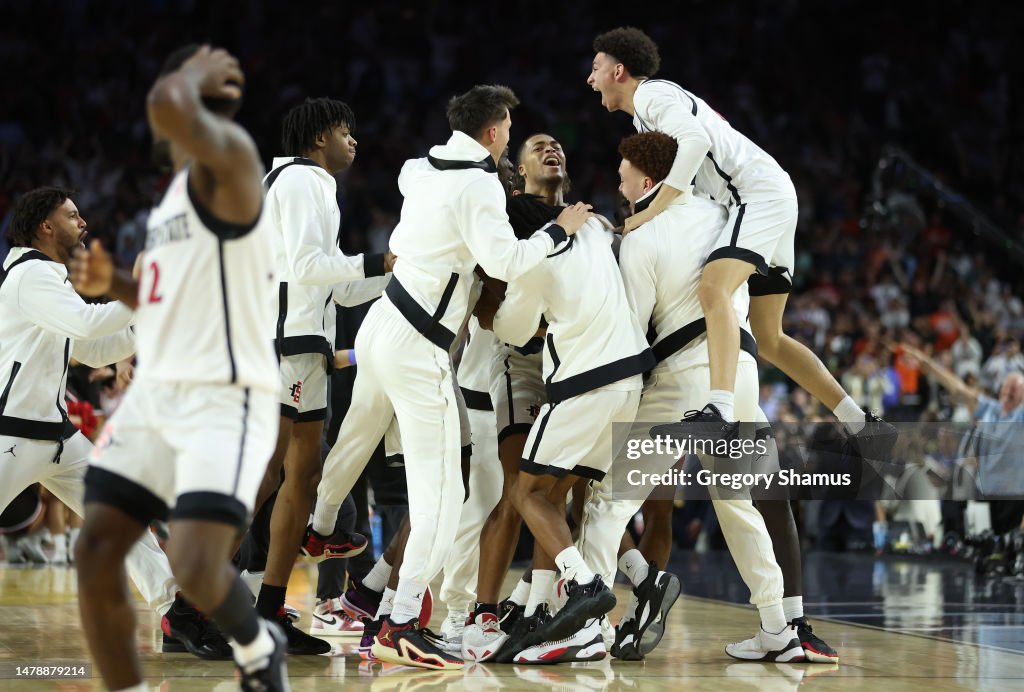Aztecs Fla The San Diego State Aztecs celebrate after defeating the Florida ...