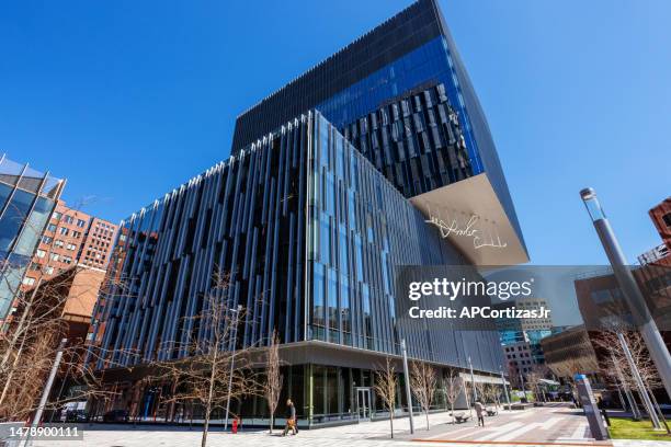 Mit Located 796 Campus Of The Massachusetts Institute Of Technology Stock Photos ...